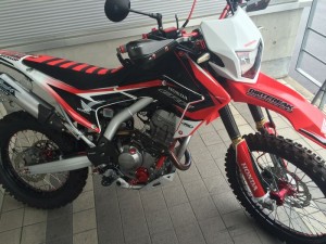 ダートバイクプラスブログ|CRF250のブレーキペダルが出ました