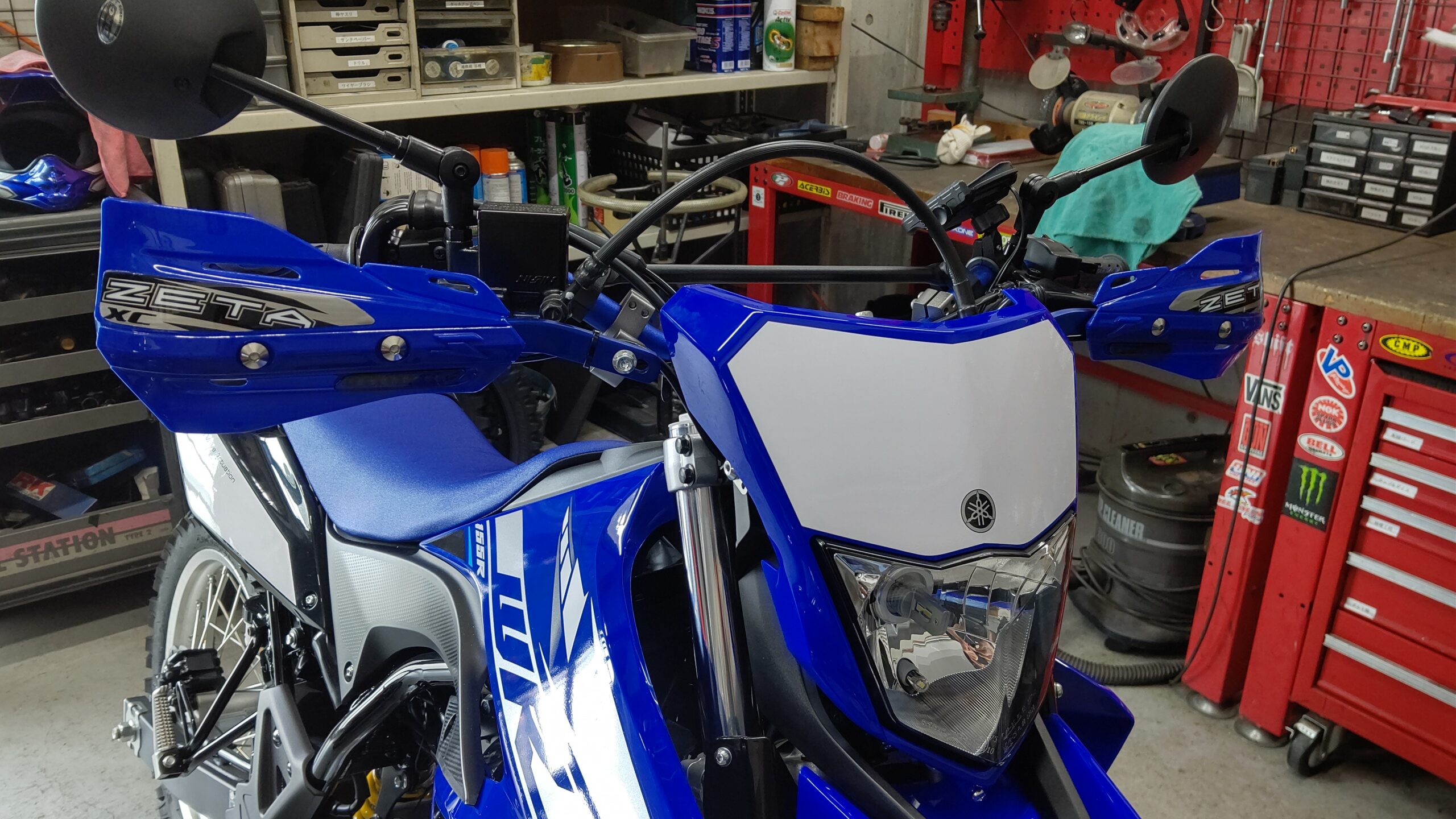 結構見かけるWR155R