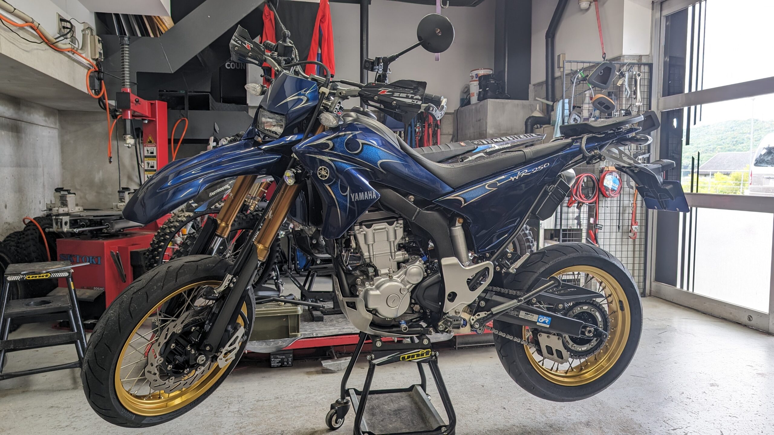 WR250R | ダートバイクプラス