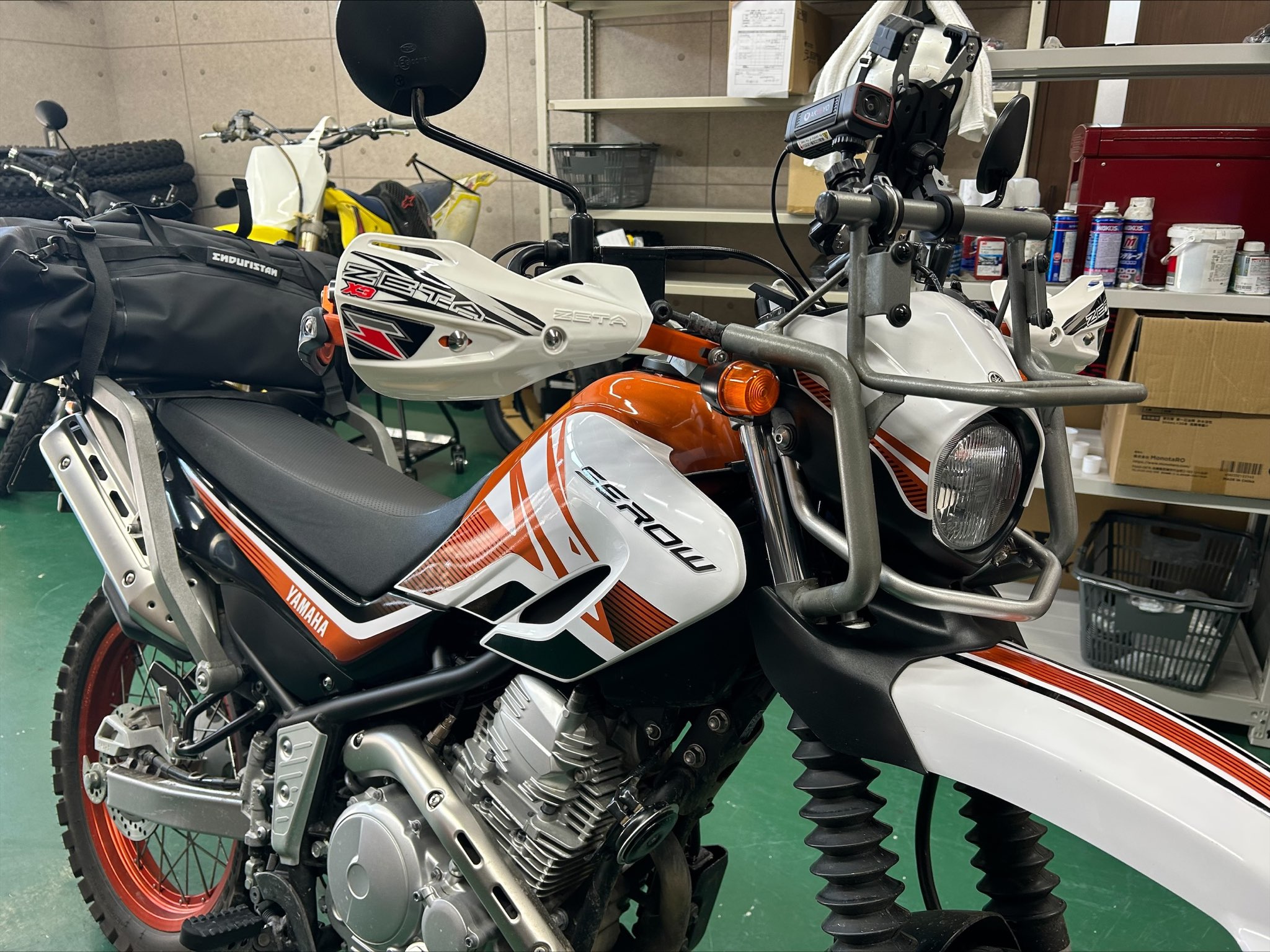 足付きバンザイなセロー250。ダートフリークが放つガールズ