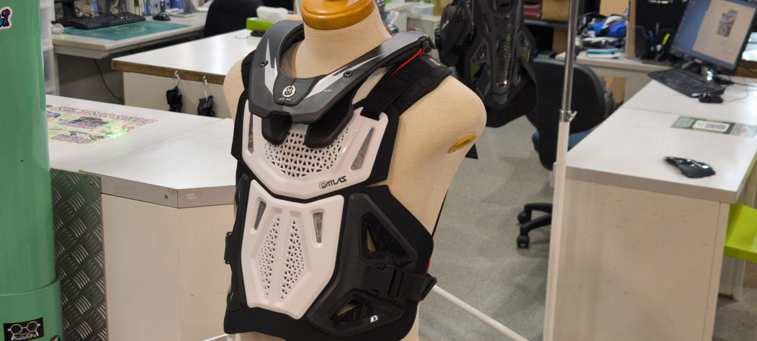 新世代の胸部プロテクター3種を比較してみる